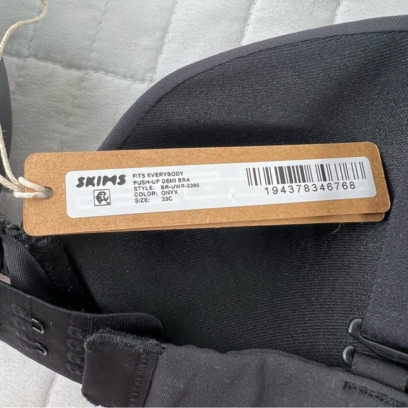 Skims Fits Everybody Push Up Bra in Onyx Black Size 32C NWT - Picture 7 of 8